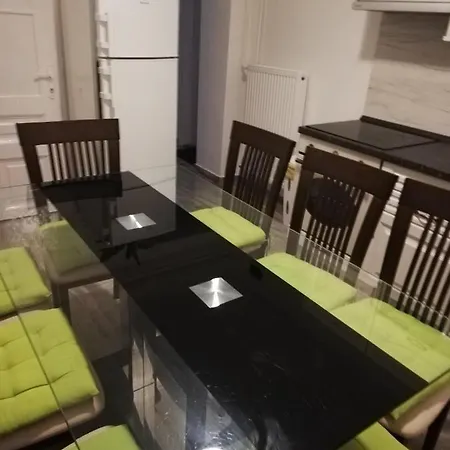Oeroekzoeld Apartament