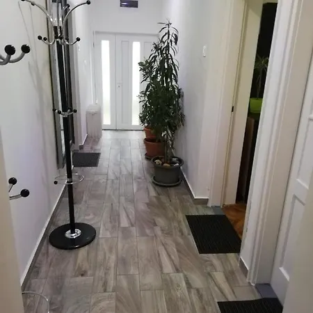 Oeroekzoeld Apartament